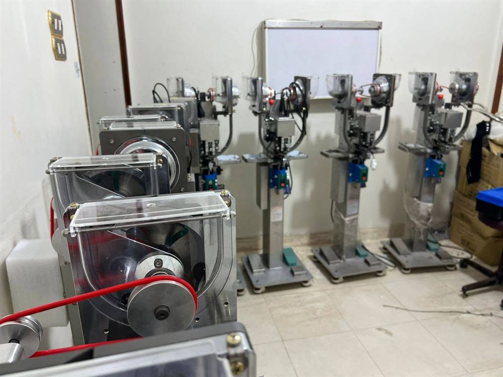 Automatic feed units on the press machines